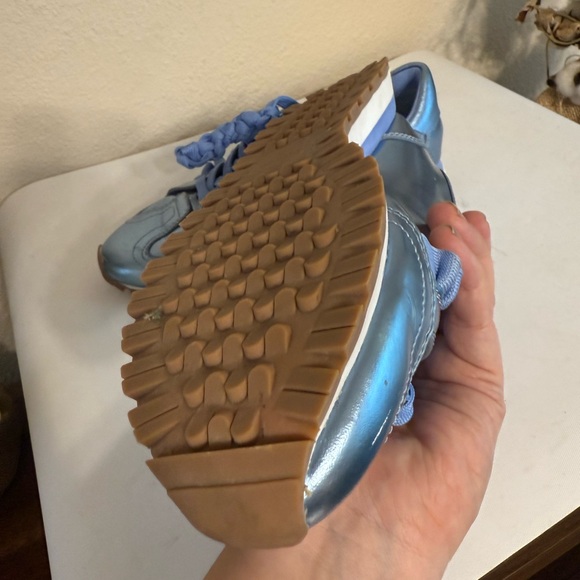 TORY SPORT by Tory Burch Metallic Light Blue Leather Ruffle Sneakers Wom's 6.5M - Picture 6 of 11